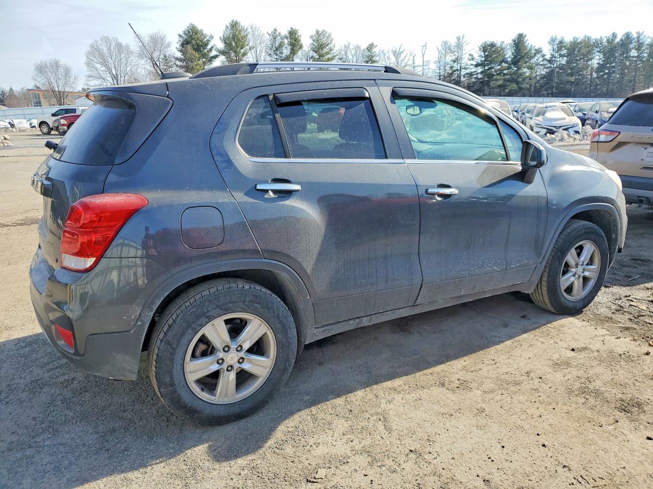 2019 CHEVROLET TRAX 1LT photo 3