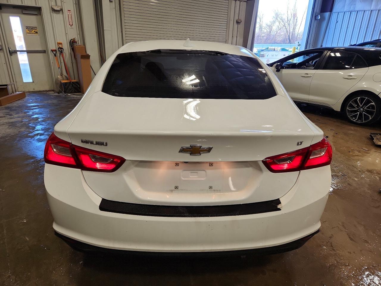 2017 CHEVROLET MALIBU LT photo 11