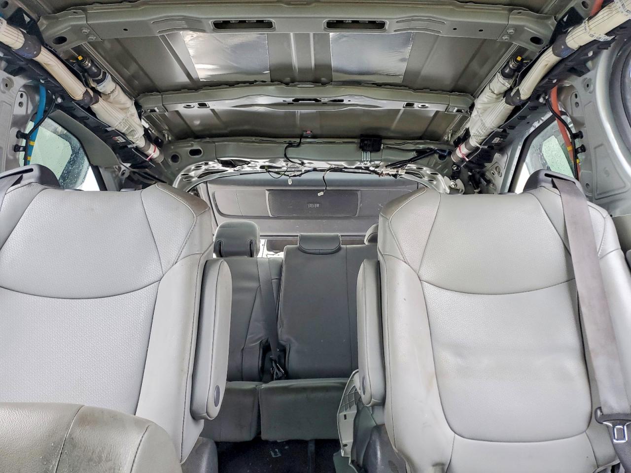 2022 TOYOTA SIENNA XLE photo 10