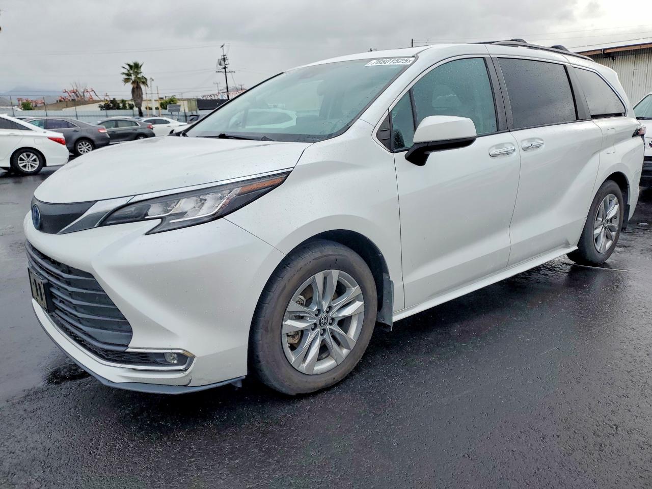 2022 TOYOTA SIENNA