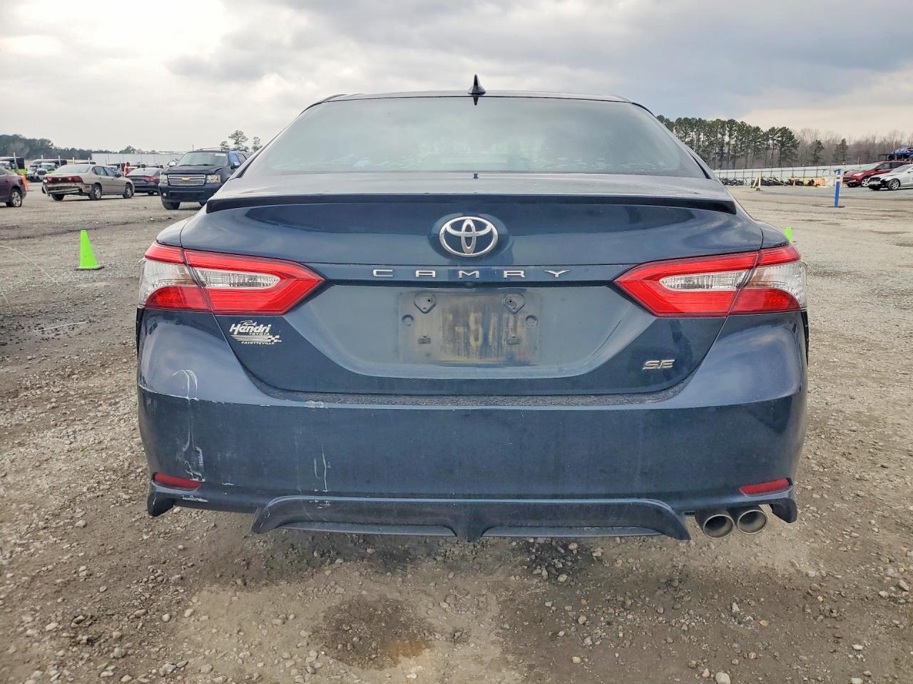 2019 TOYOTA CAMRY L photo 6
