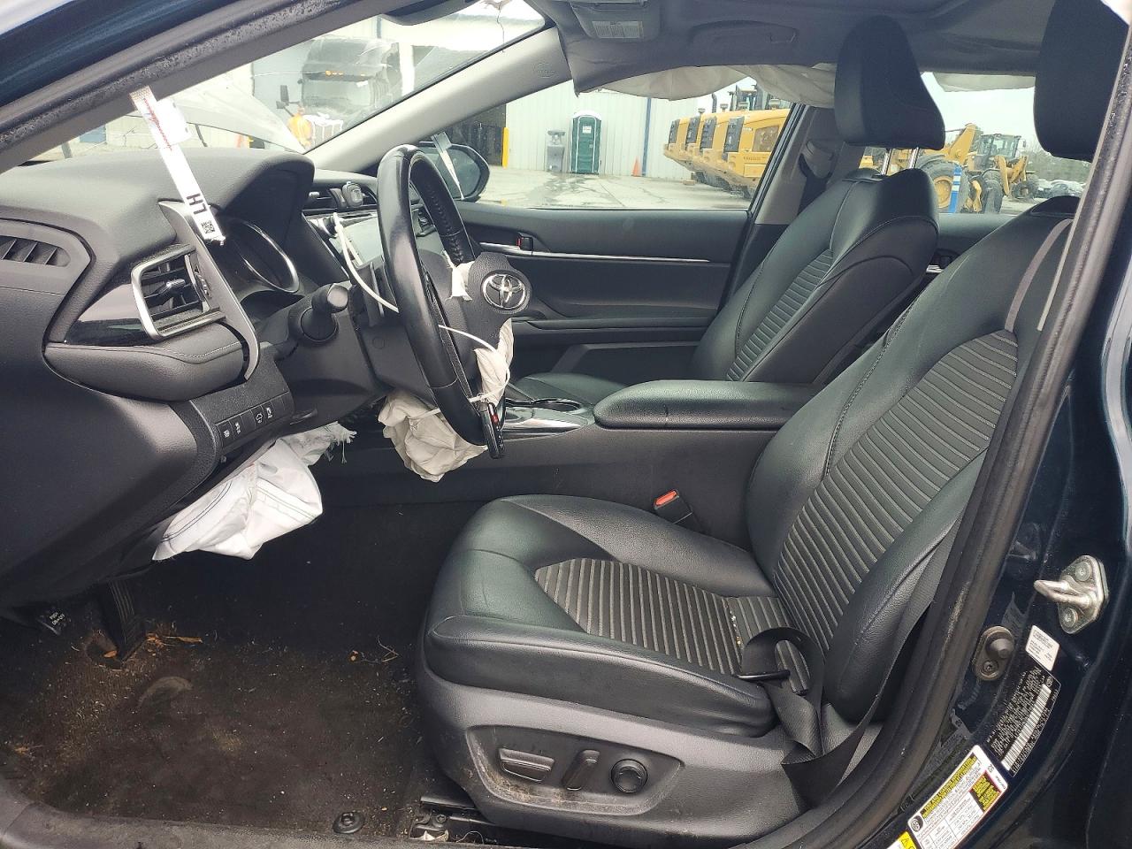 2019 TOYOTA CAMRY L photo 7