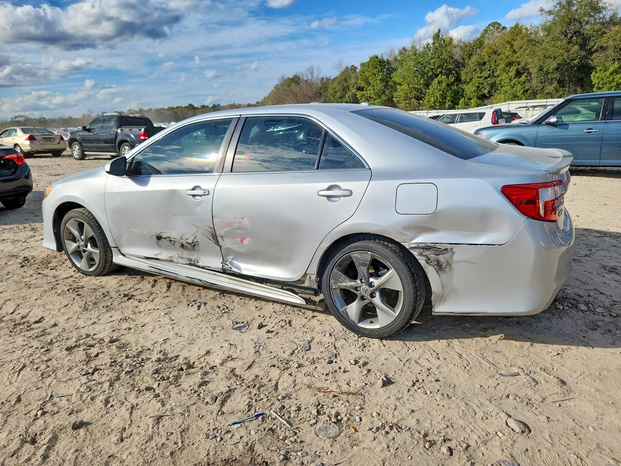 2012 TOYOTA CAMRY photo 3