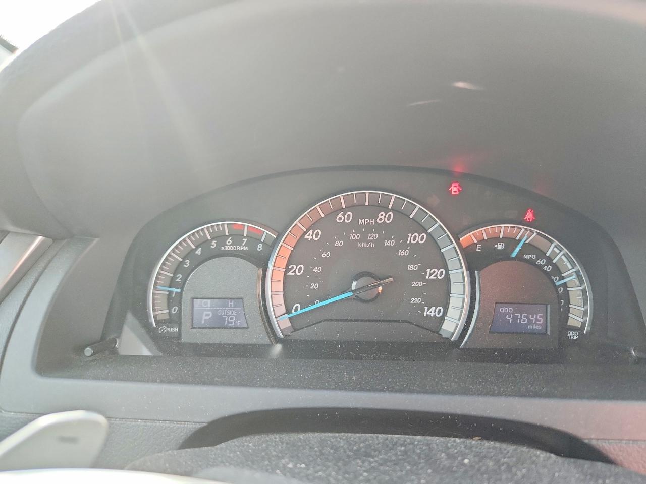 2012 TOYOTA CAMRY photo 17