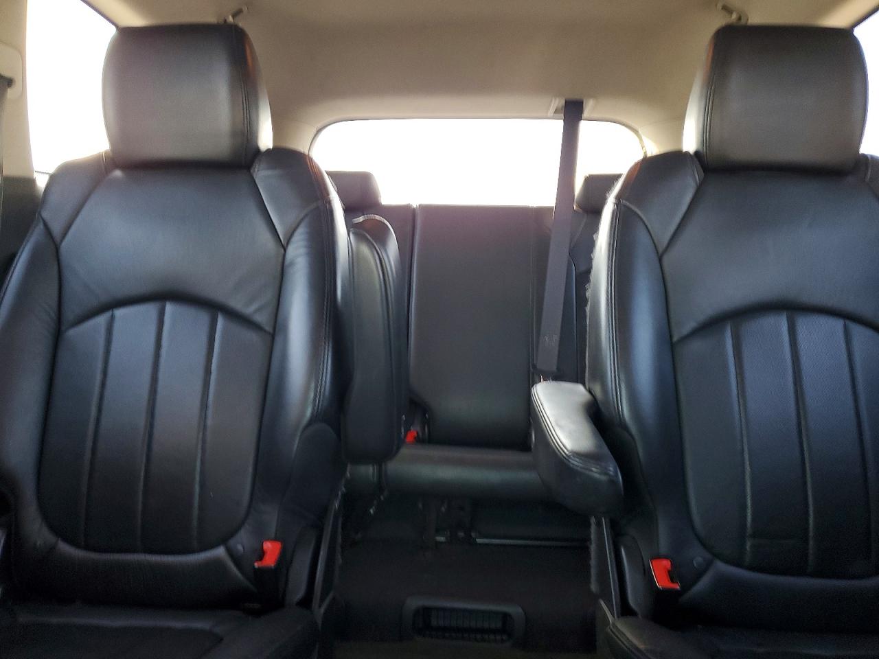 2011 BUICK ENCLAVE CXL photo 19