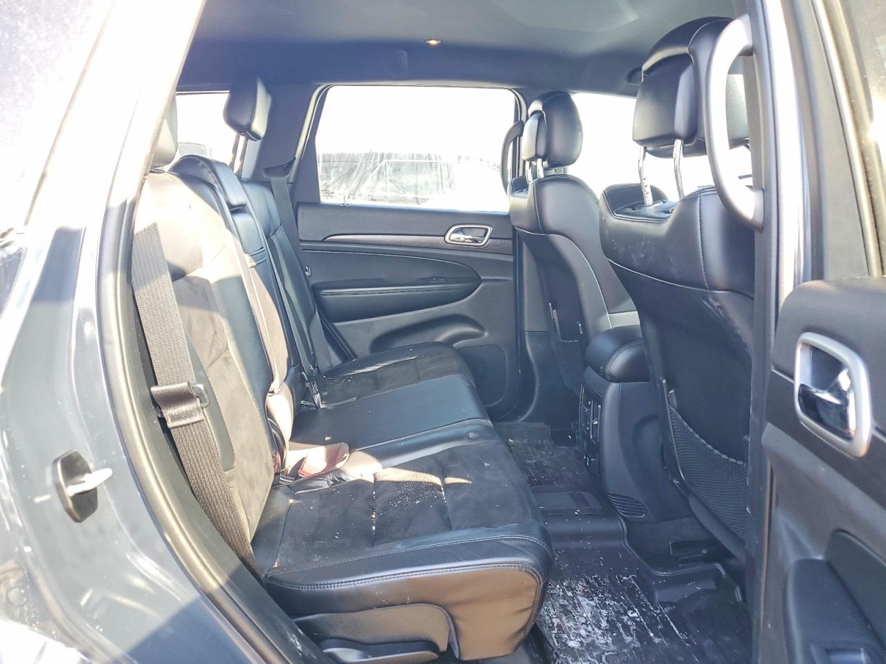2018 JEEP GRAND CHEROKEE LAREDO photo 10