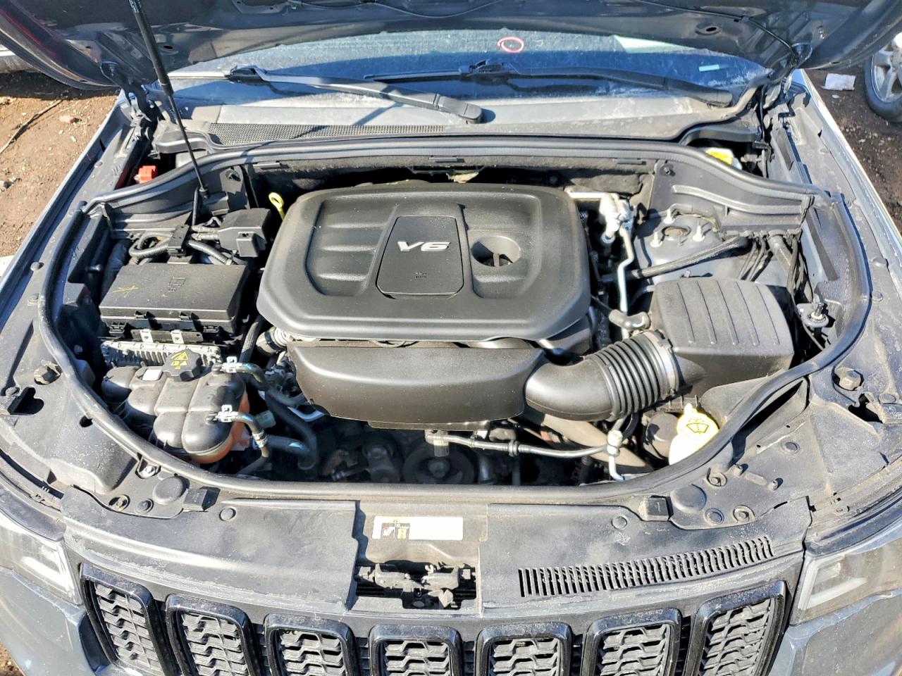2018 JEEP GRAND CHEROKEE LAREDO photo 11