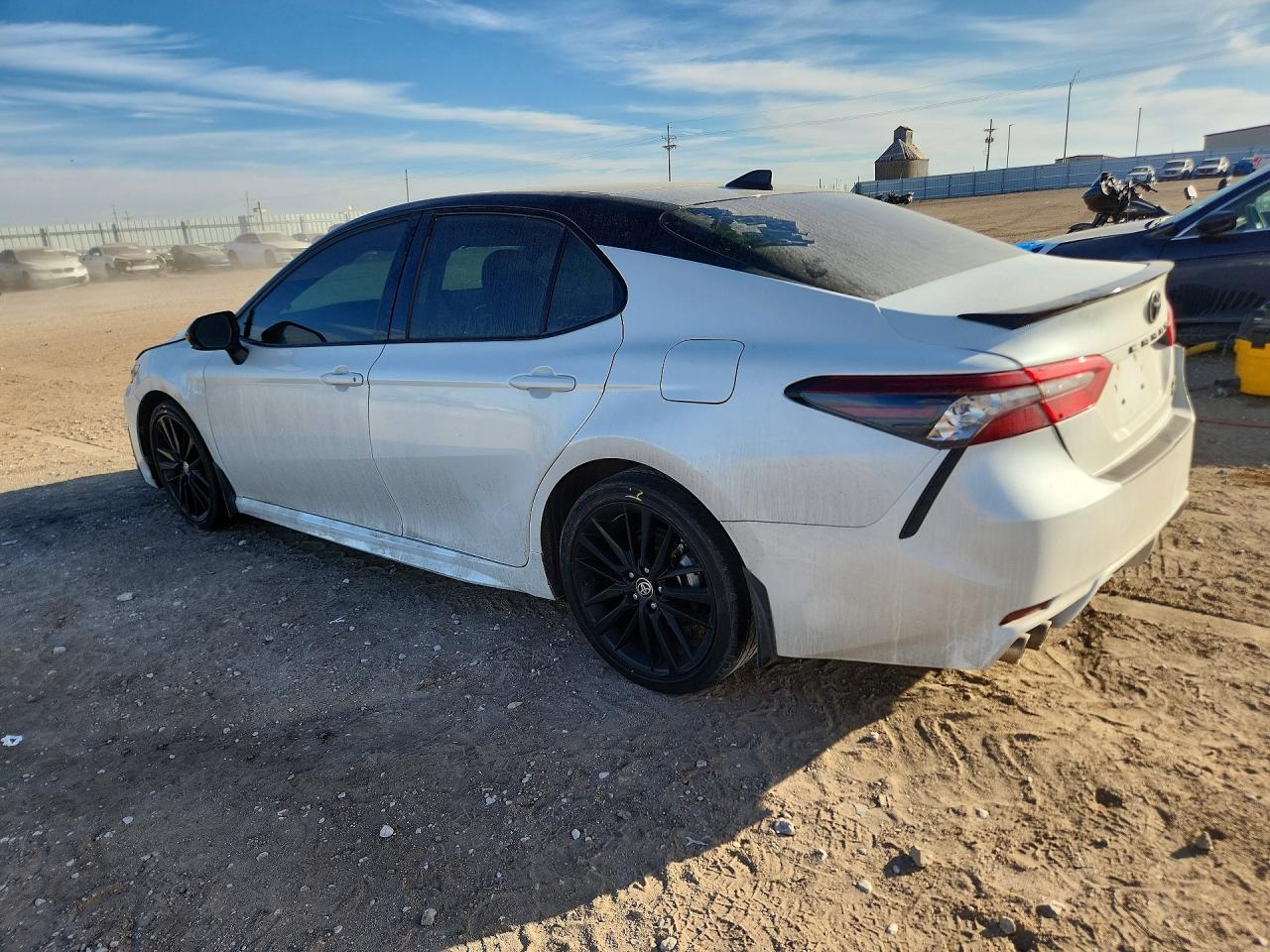 2023 TOYOTA CAMRY XSE photo 2