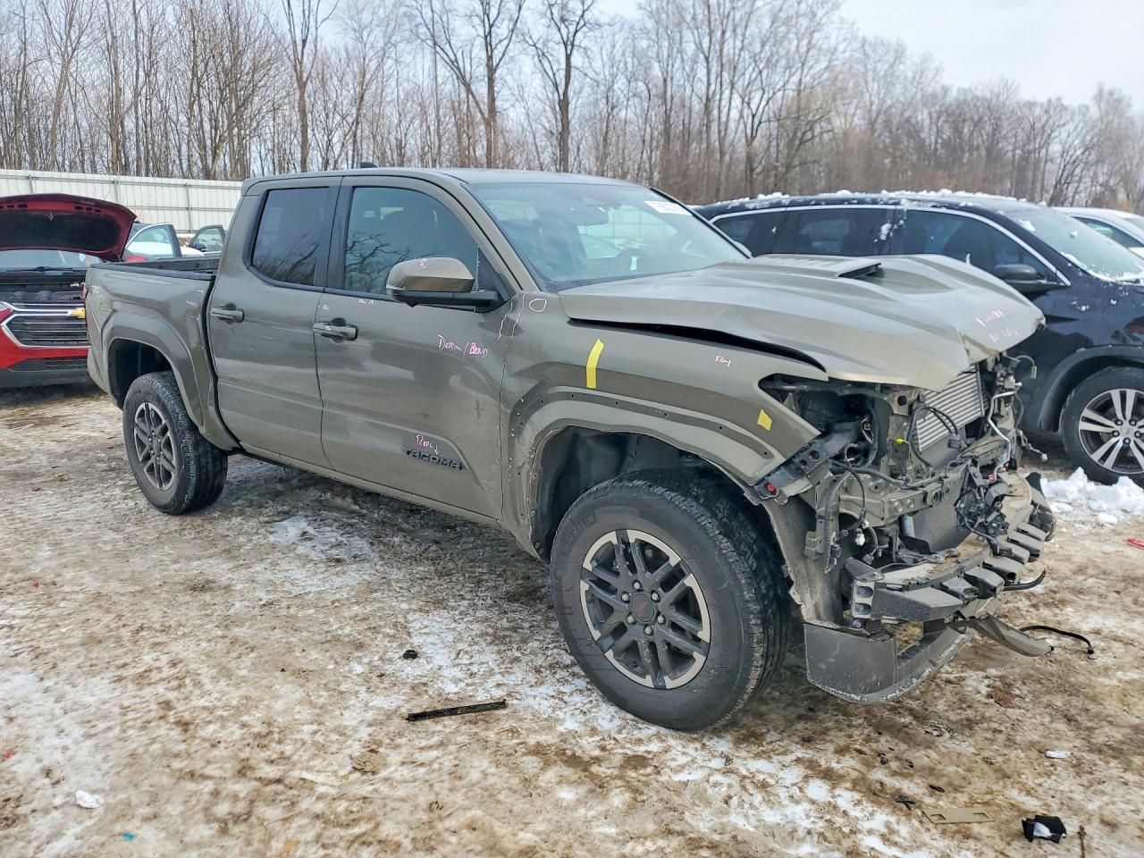2025 TOYOTA TACOMA DOUBLE CAB photo 4