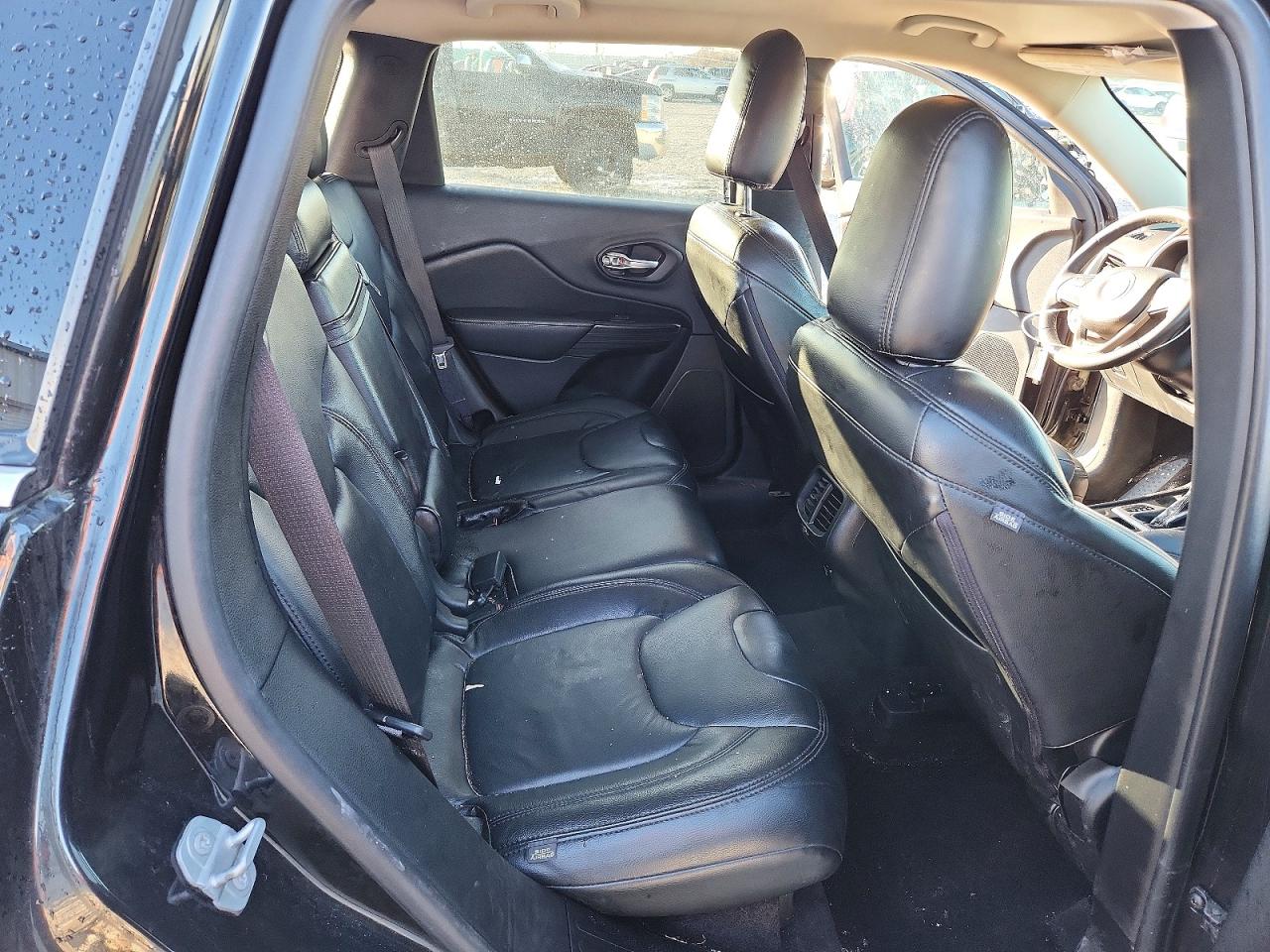 2016 JEEP CHEROKEE LATITUDE photo 11