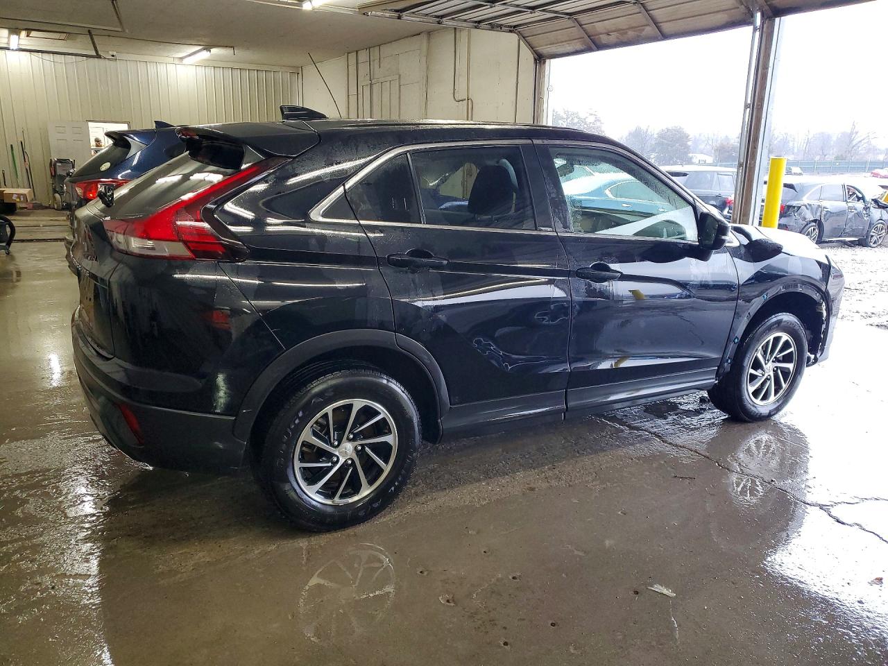 2023 MITSUBISHI ECLIPSE CROSS ES photo 3