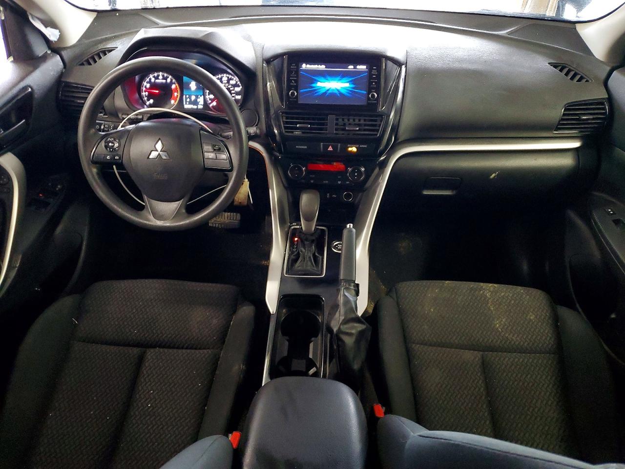 2023 MITSUBISHI ECLIPSE CROSS ES photo 8