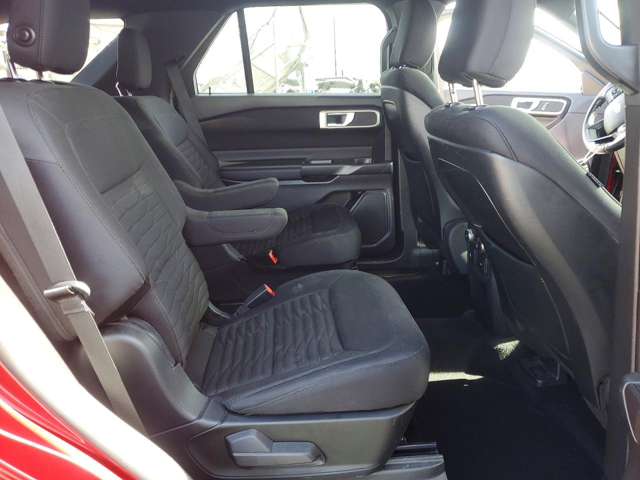 2020 FORD EXPLORER XLT photo 19