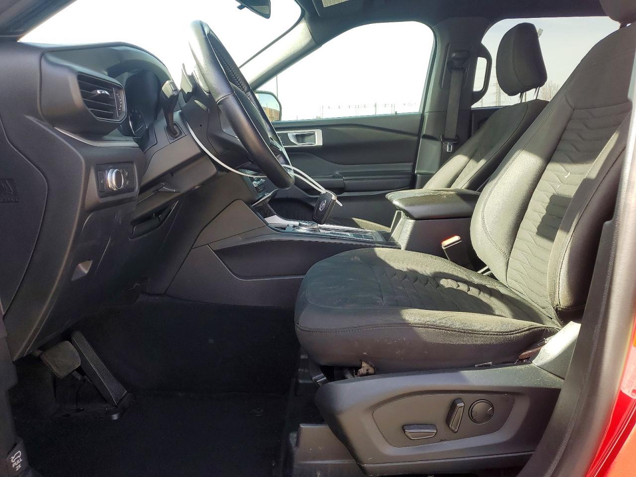 2020 FORD EXPLORER XLT photo 13