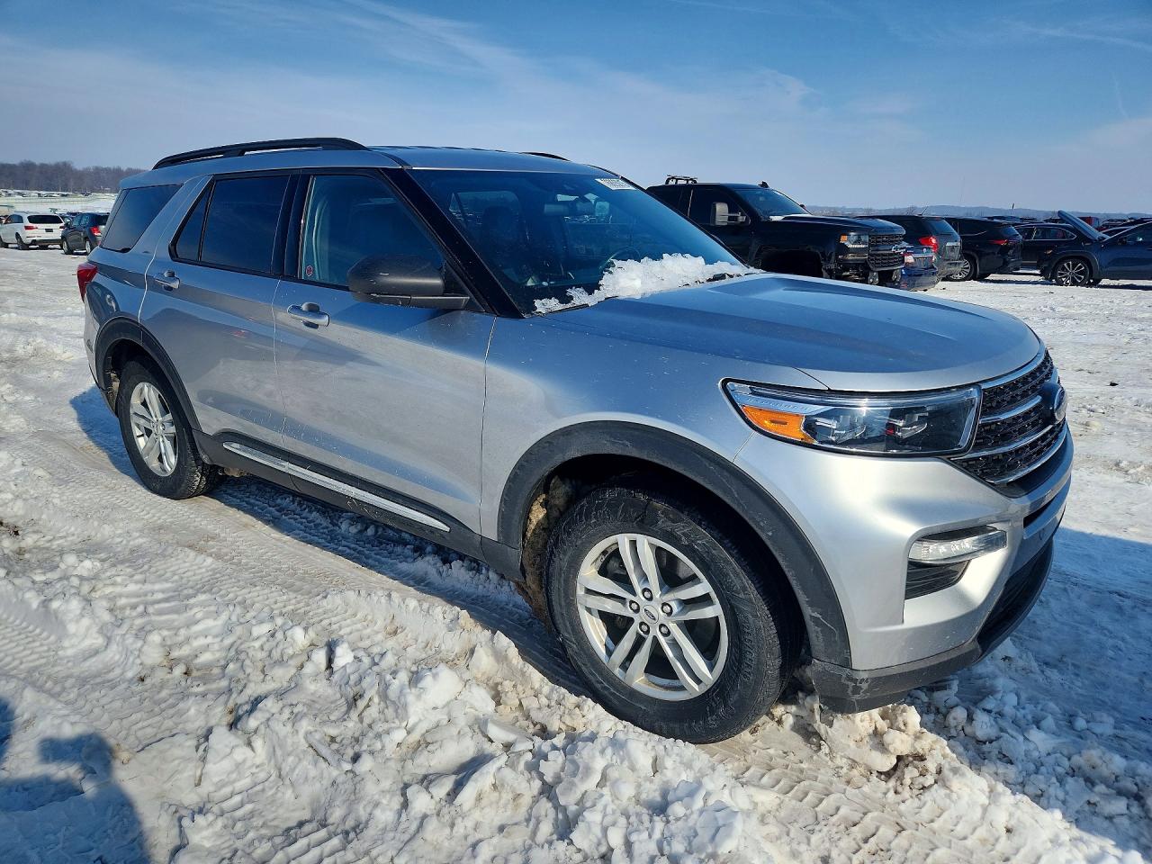2020 FORD EXPLORER XLT photo 4