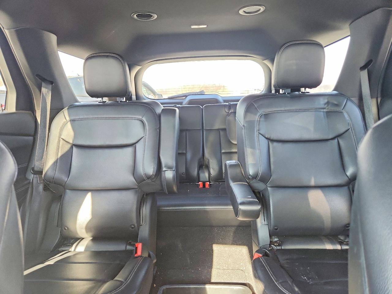 2020 FORD EXPLORER XLT photo 10