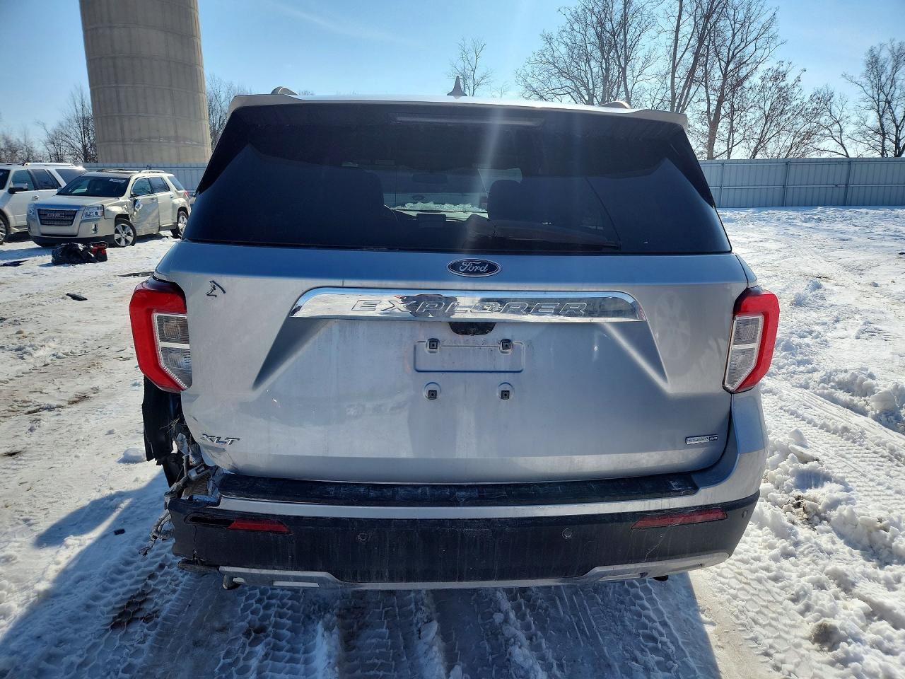 2020 FORD EXPLORER XLT photo 6