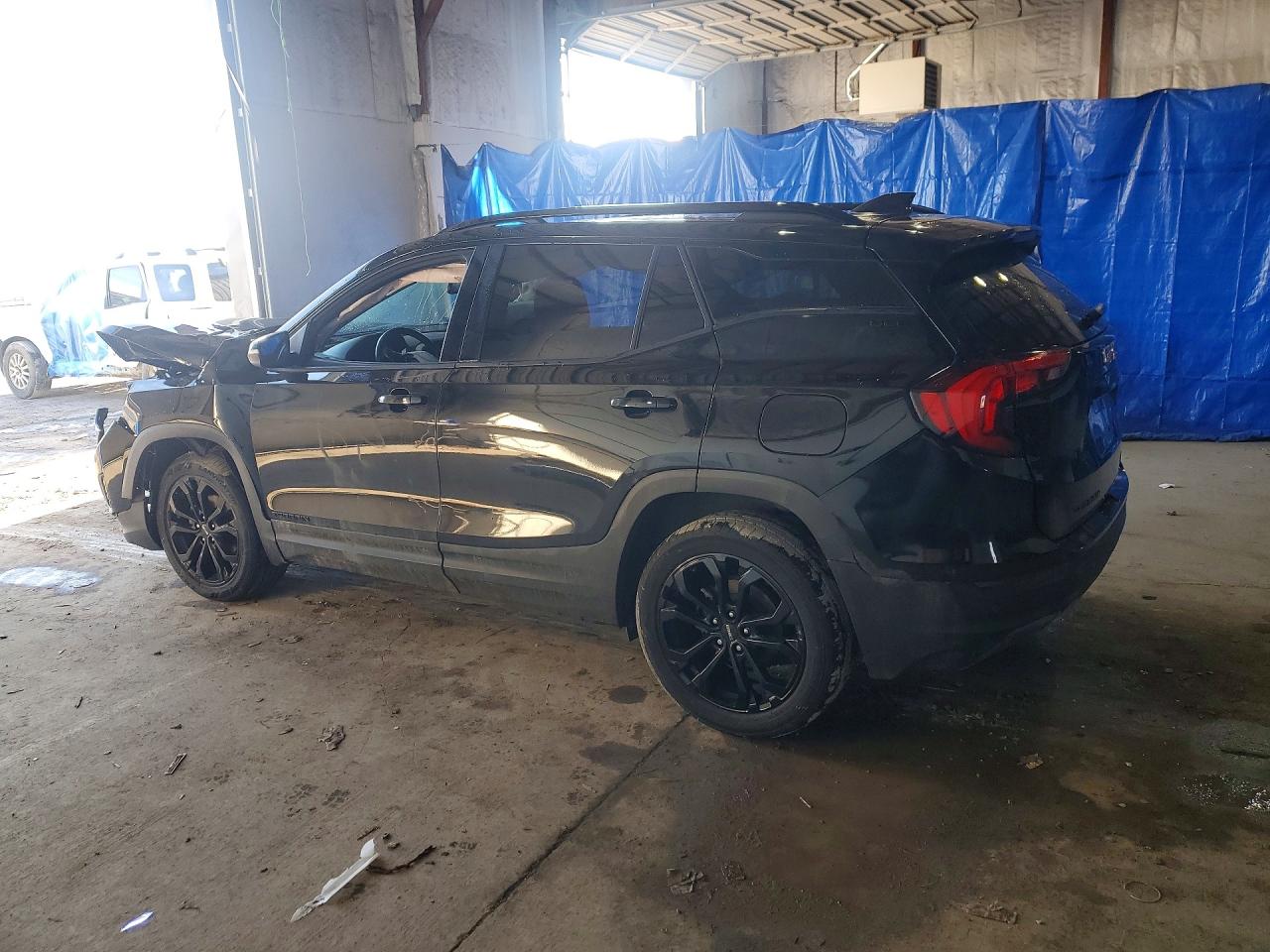 2020 GMC TERRAIN SLE photo 2