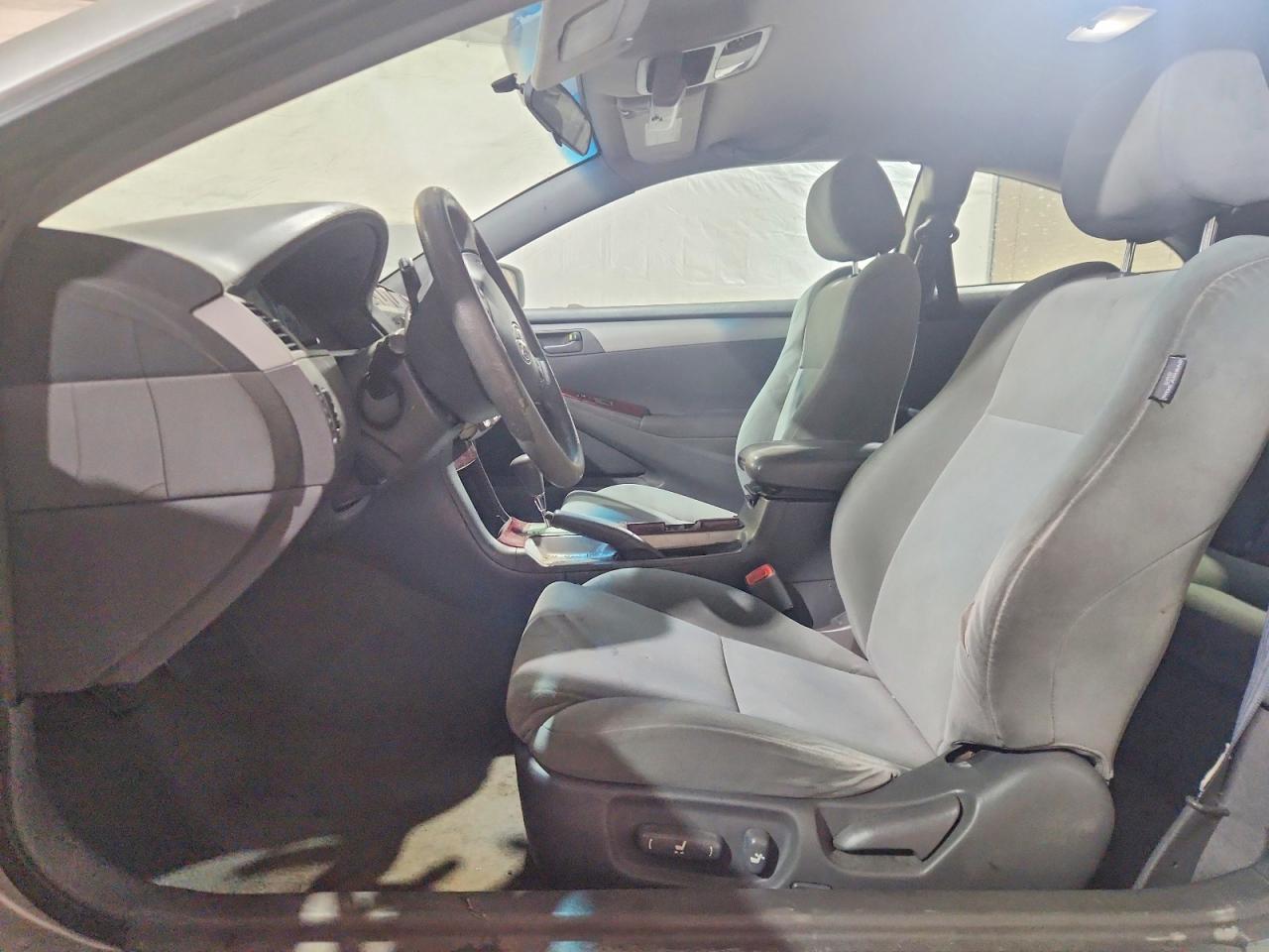 2006 TOYOTA CAMRY SOLARA SE V6 photo 13
