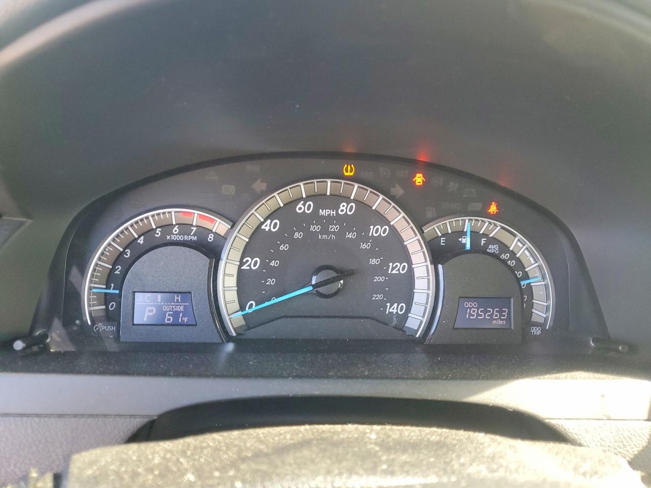 2014 TOYOTA CAMRY L photo 9