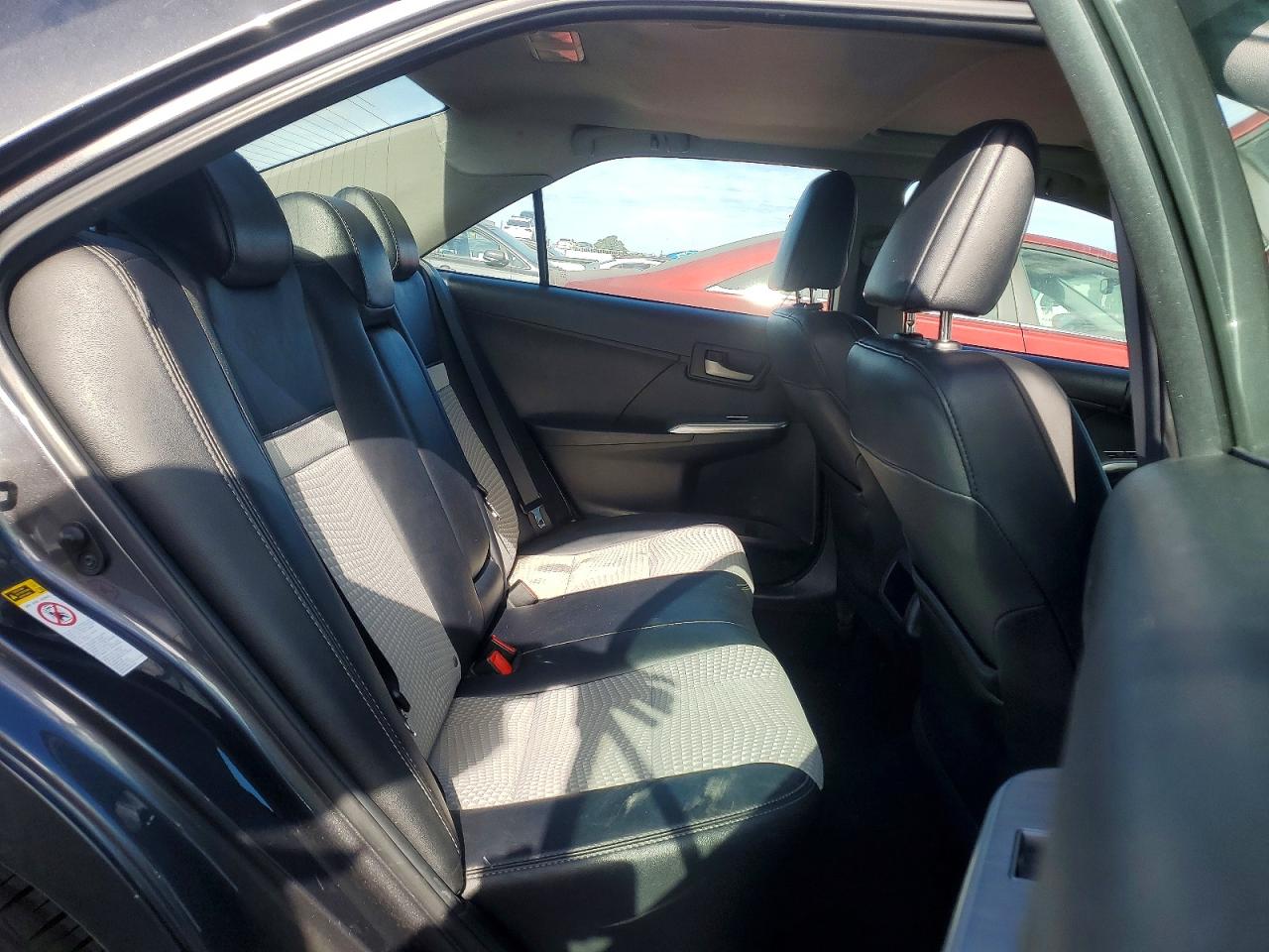 2014 TOYOTA CAMRY L photo 10