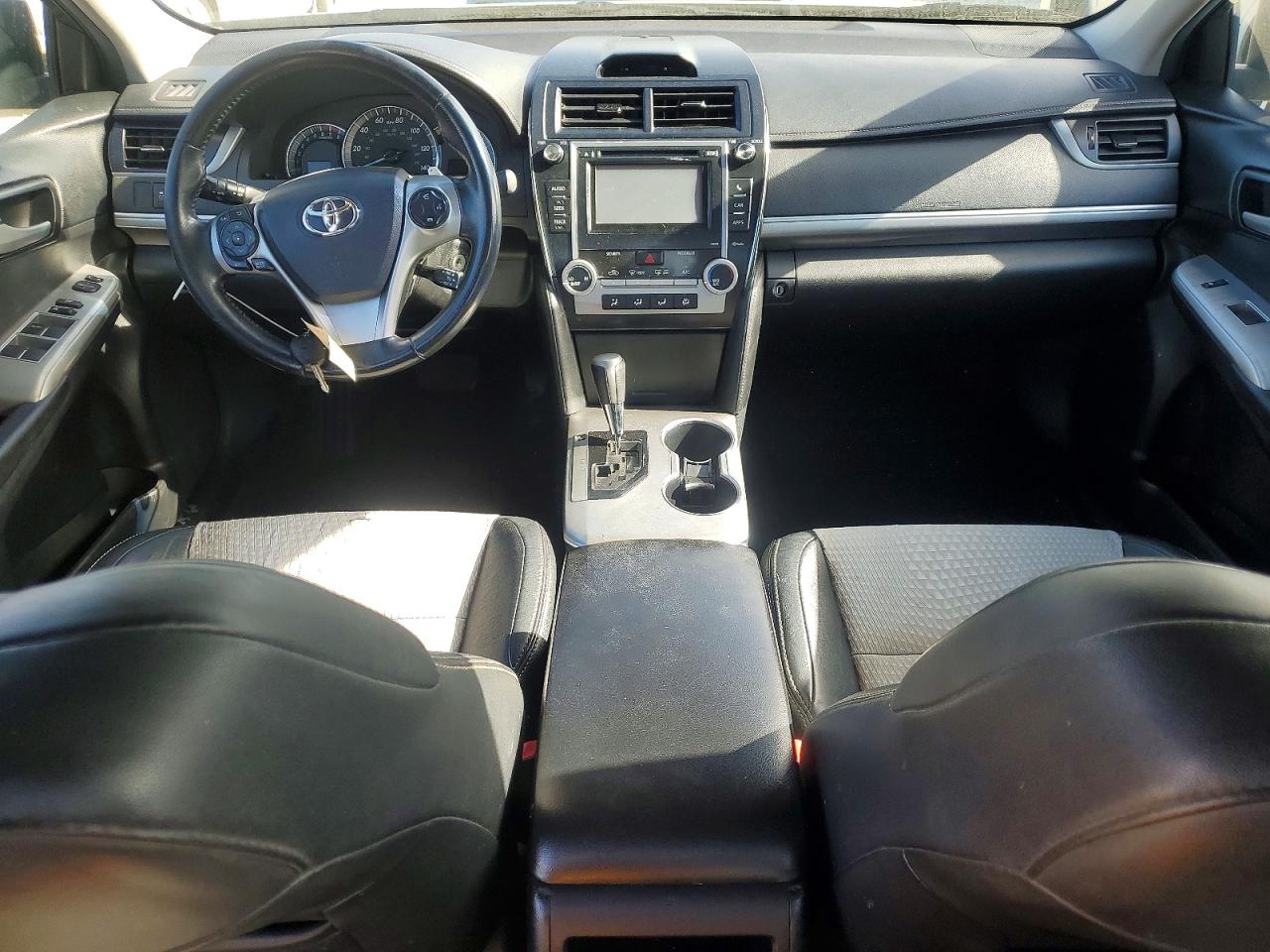 2014 TOYOTA CAMRY L photo 8