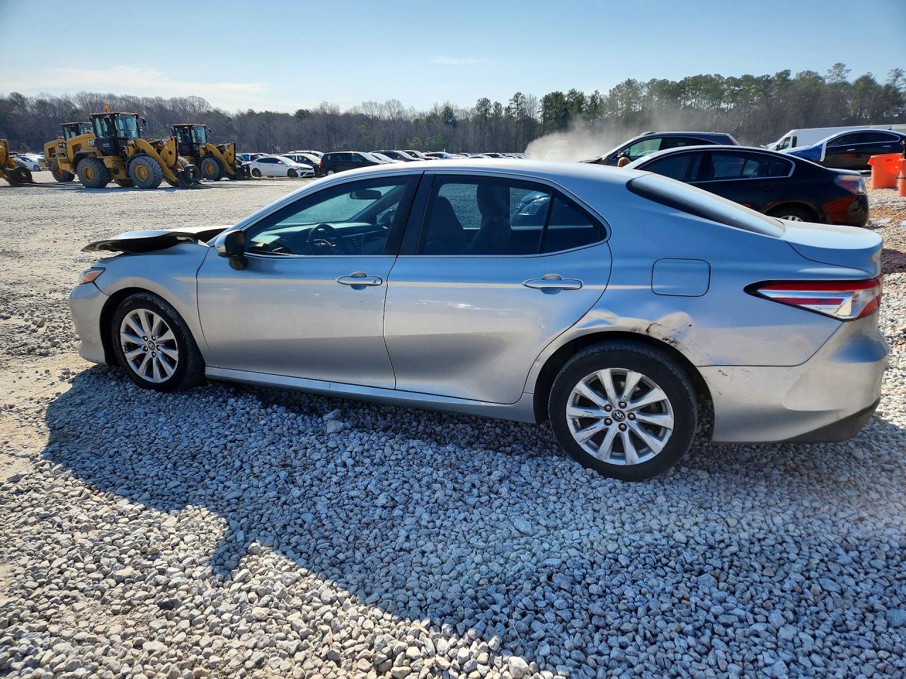 2018 TOYOTA CAMRY L photo 4