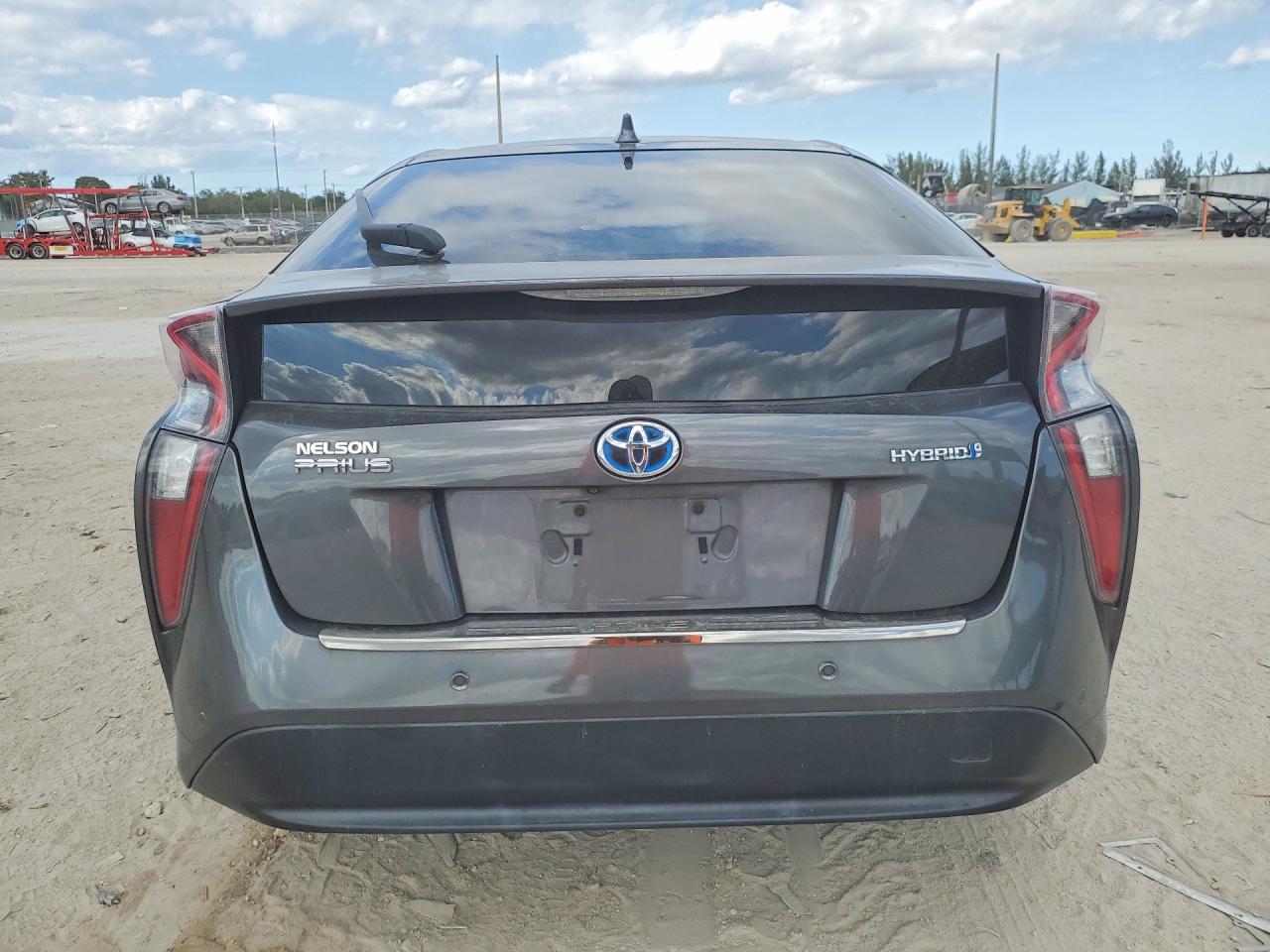 2016 TOYOTA PRIUS FOUR photo 11