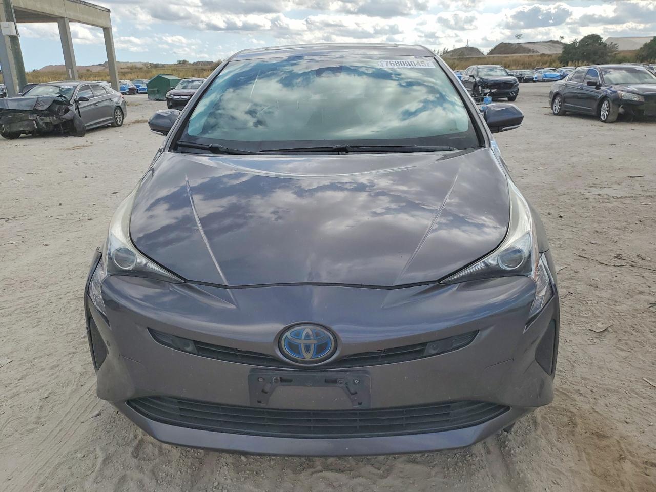 2016 TOYOTA PRIUS FOUR photo 9