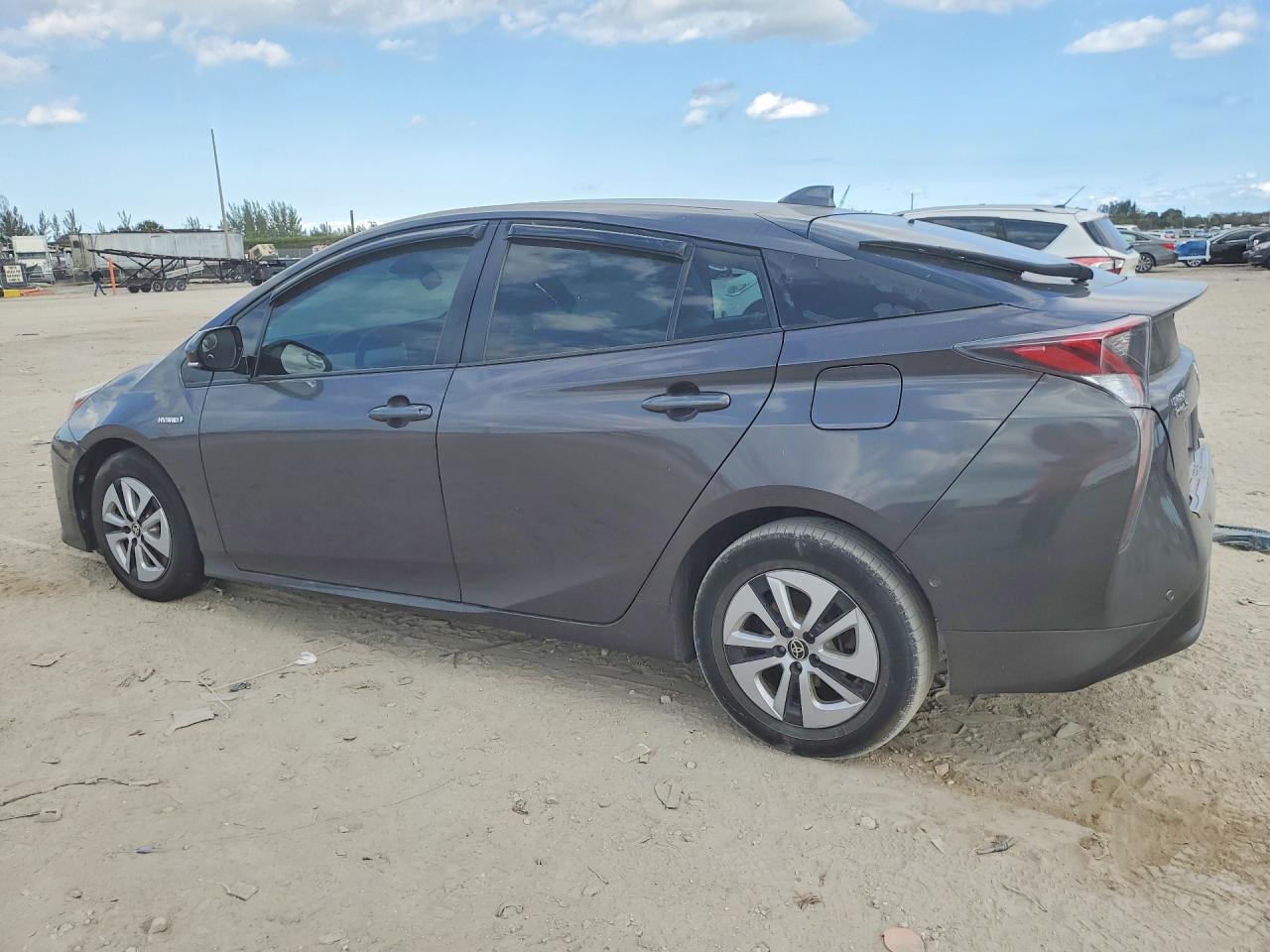 2016 TOYOTA PRIUS FOUR photo 3