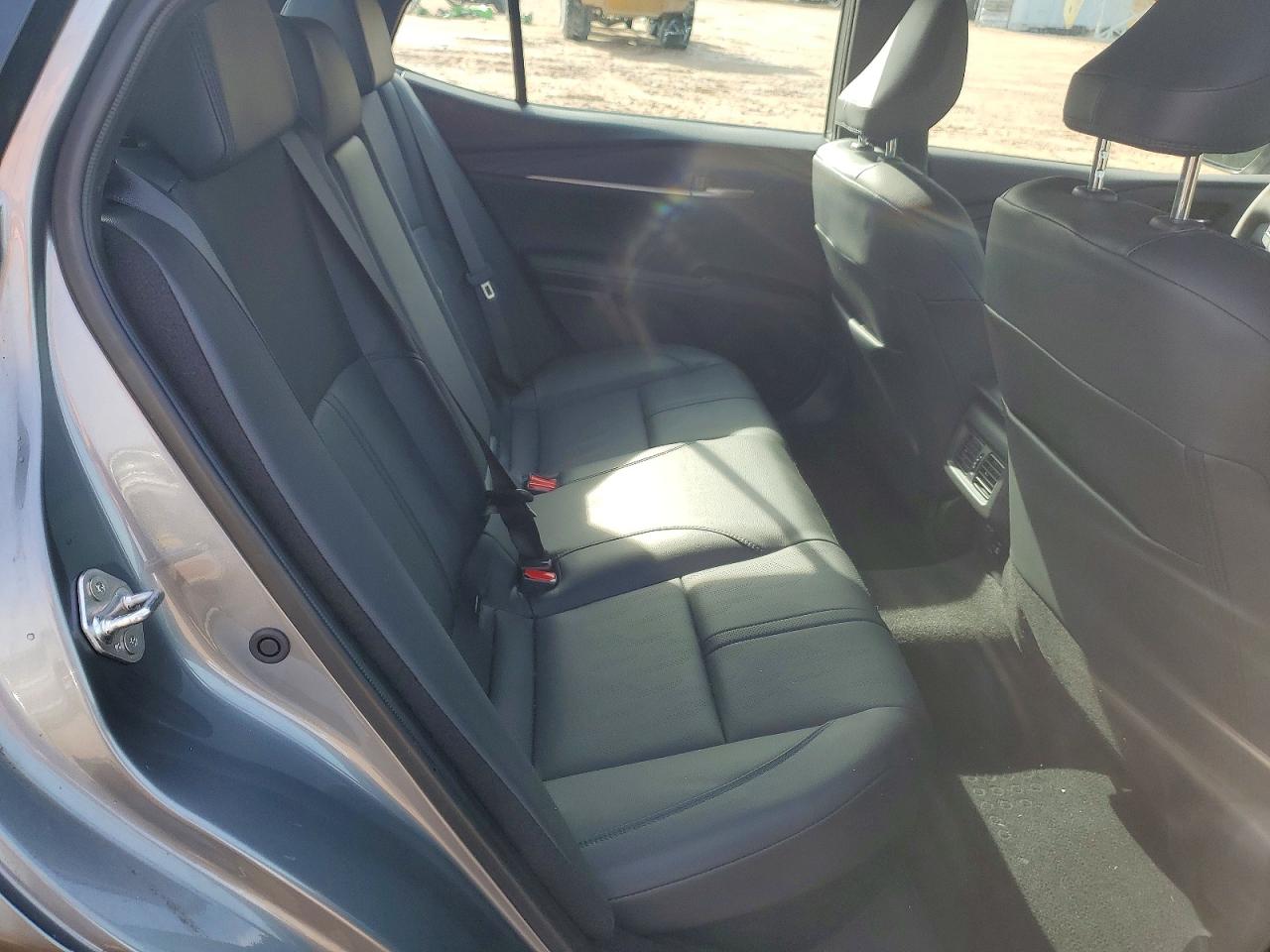 2025 TOYOTA CAMRY XSE photo 10
