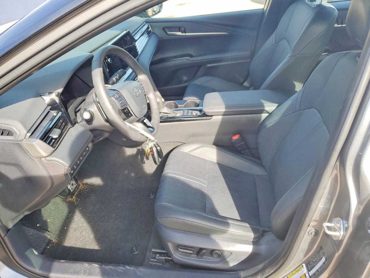 2025 TOYOTA CAMRY XSE photo 7