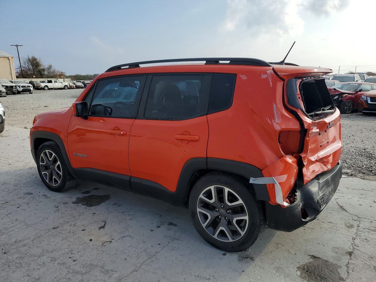 2017 JEEP RENEGADE LATITUDE photo 3