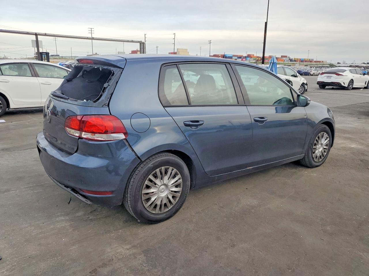 2011 VOLKSWAGEN GOLF photo 7