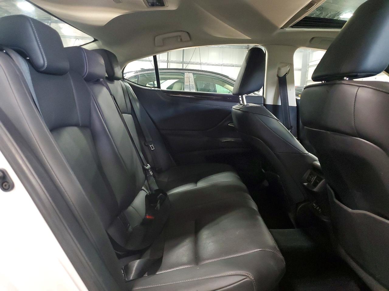 2020 LEXUS ES 300H photo 10