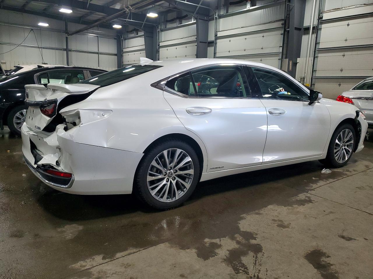 2020 LEXUS ES 300H photo 3