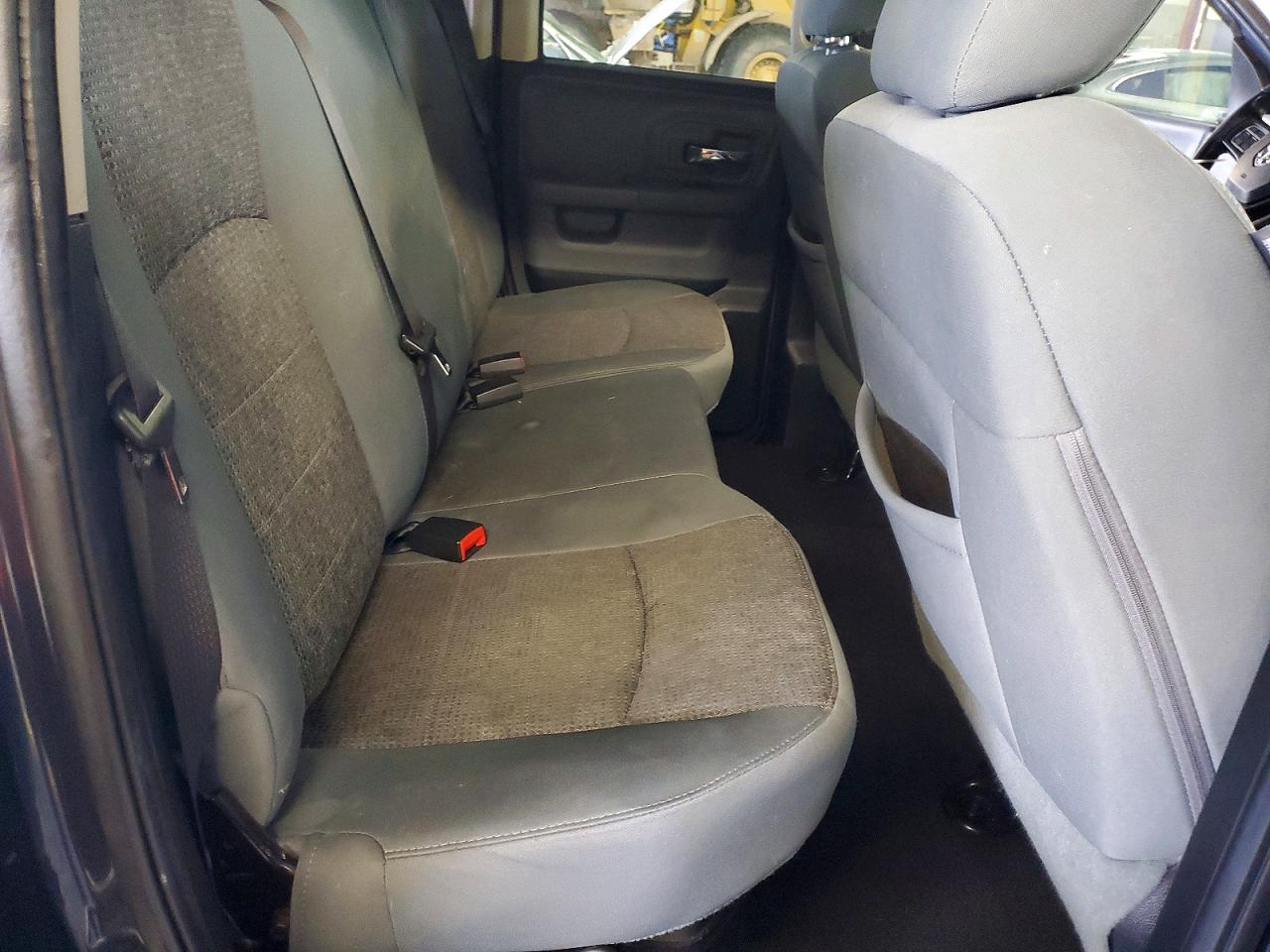 2016 RAM 1500 SLT photo 19