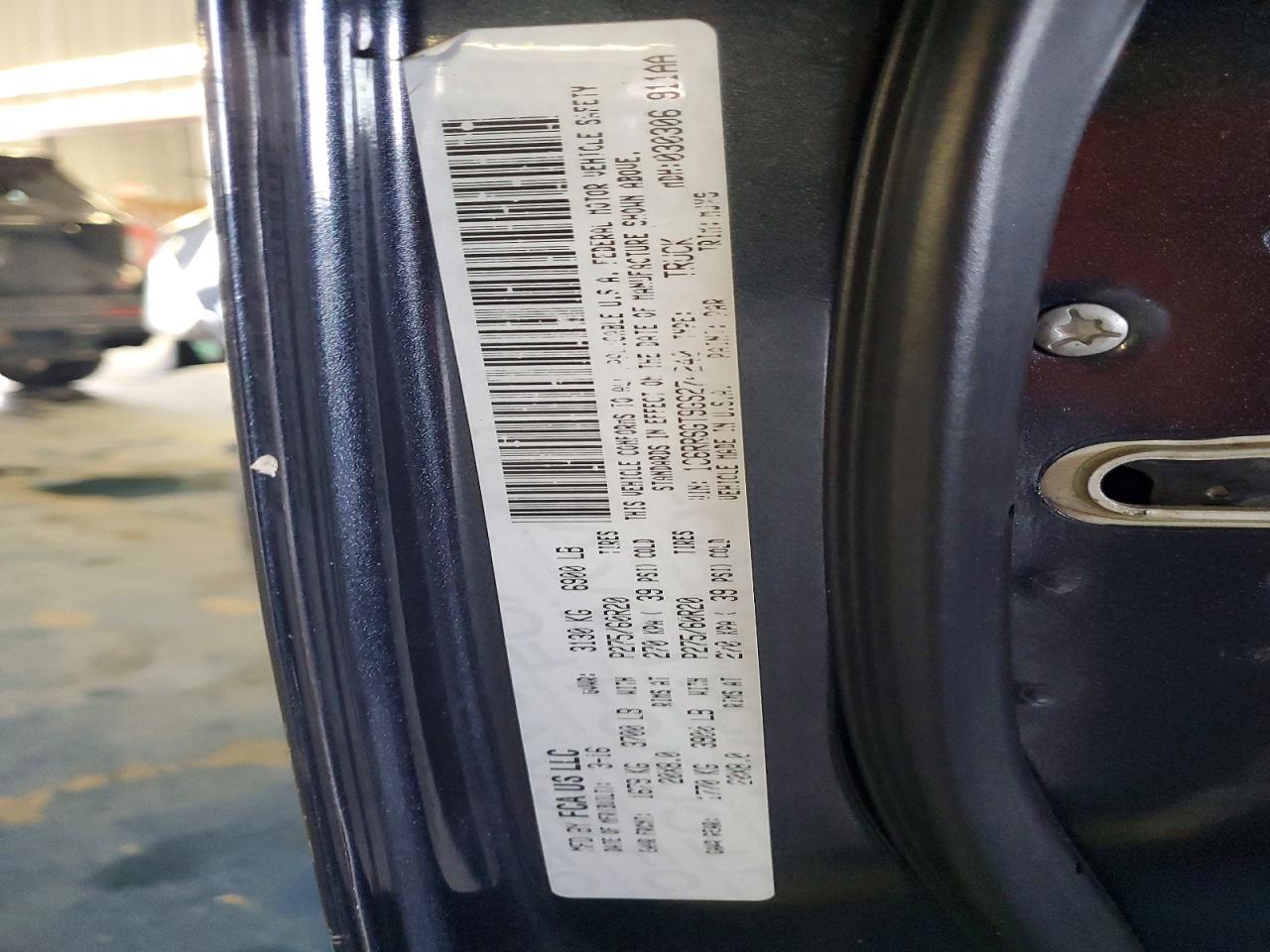 2016 RAM 1500 SLT photo 23