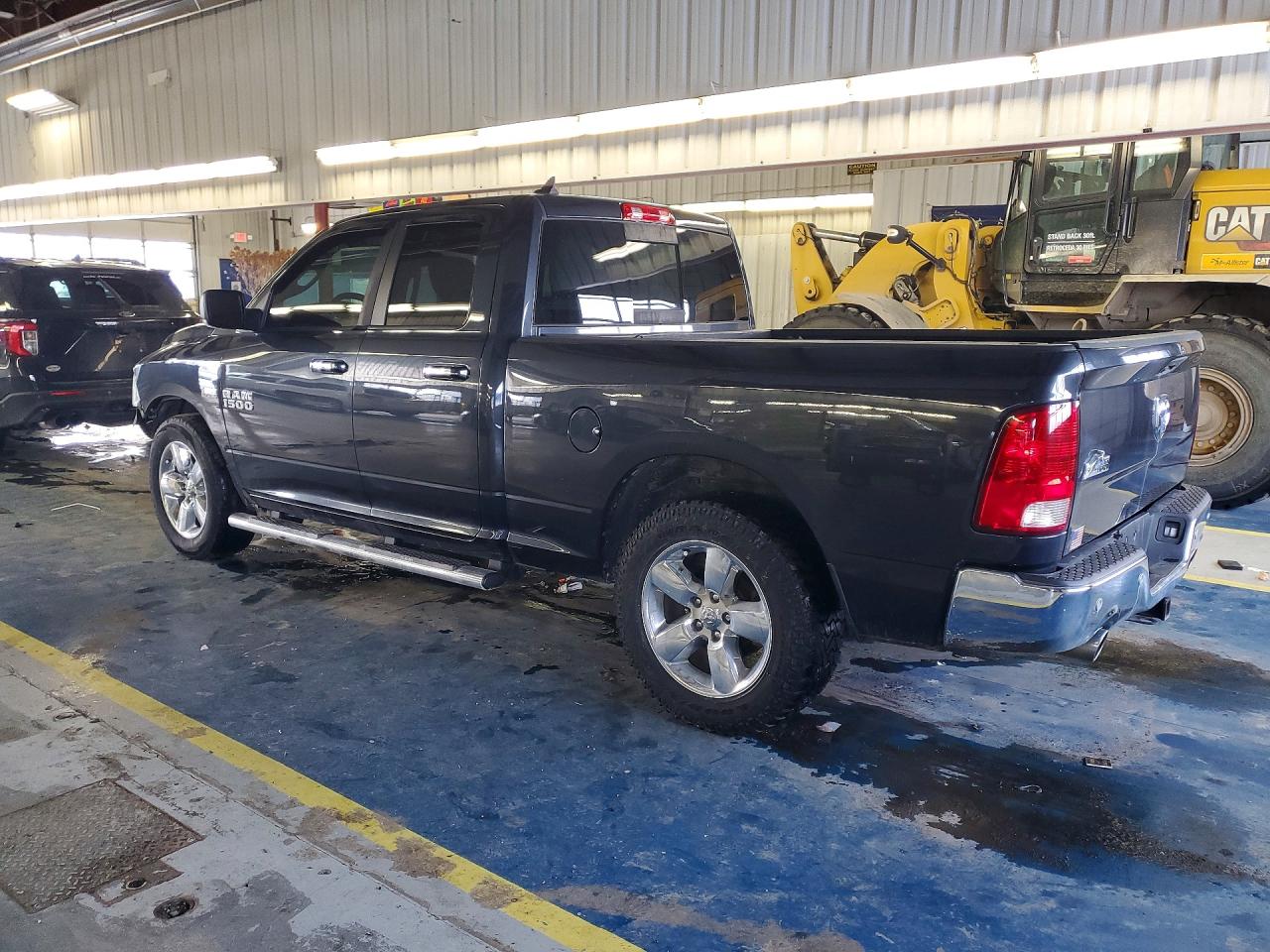 2016 RAM 1500 SLT photo 3