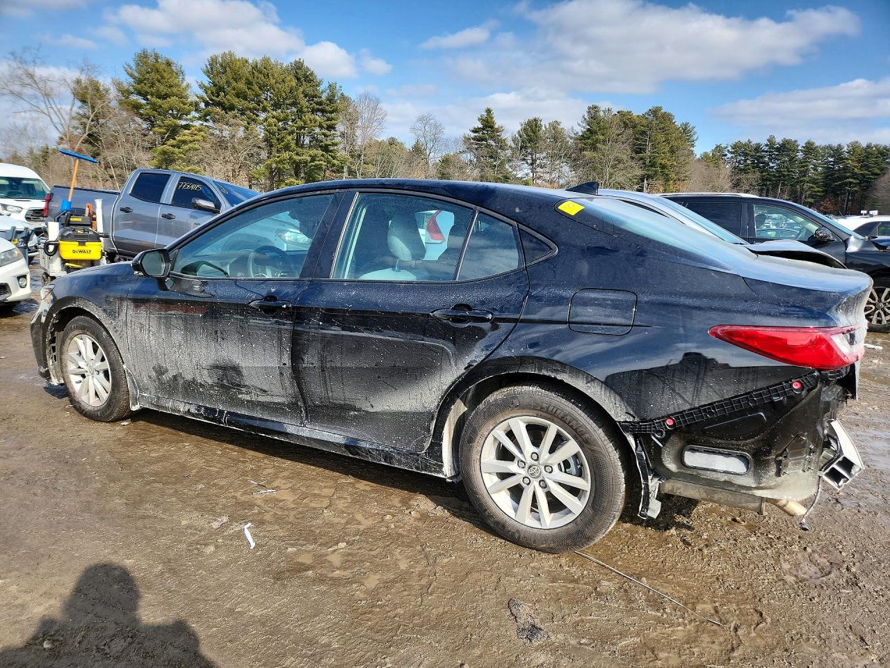 2025 TOYOTA CAMRY XSE photo 3