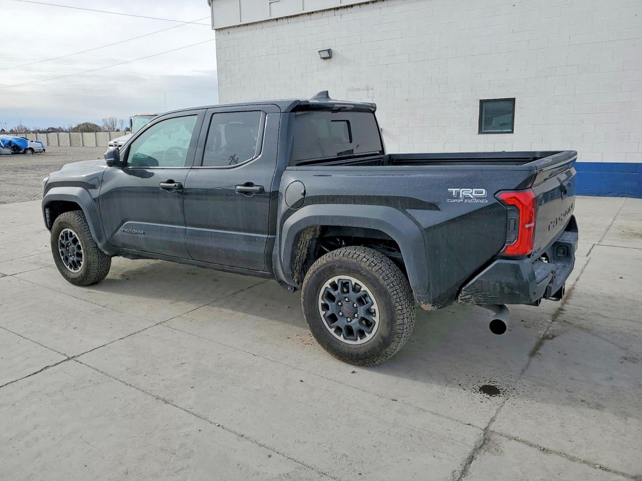 2025 TOYOTA TACOMA TRD OFF ROAD photo 2