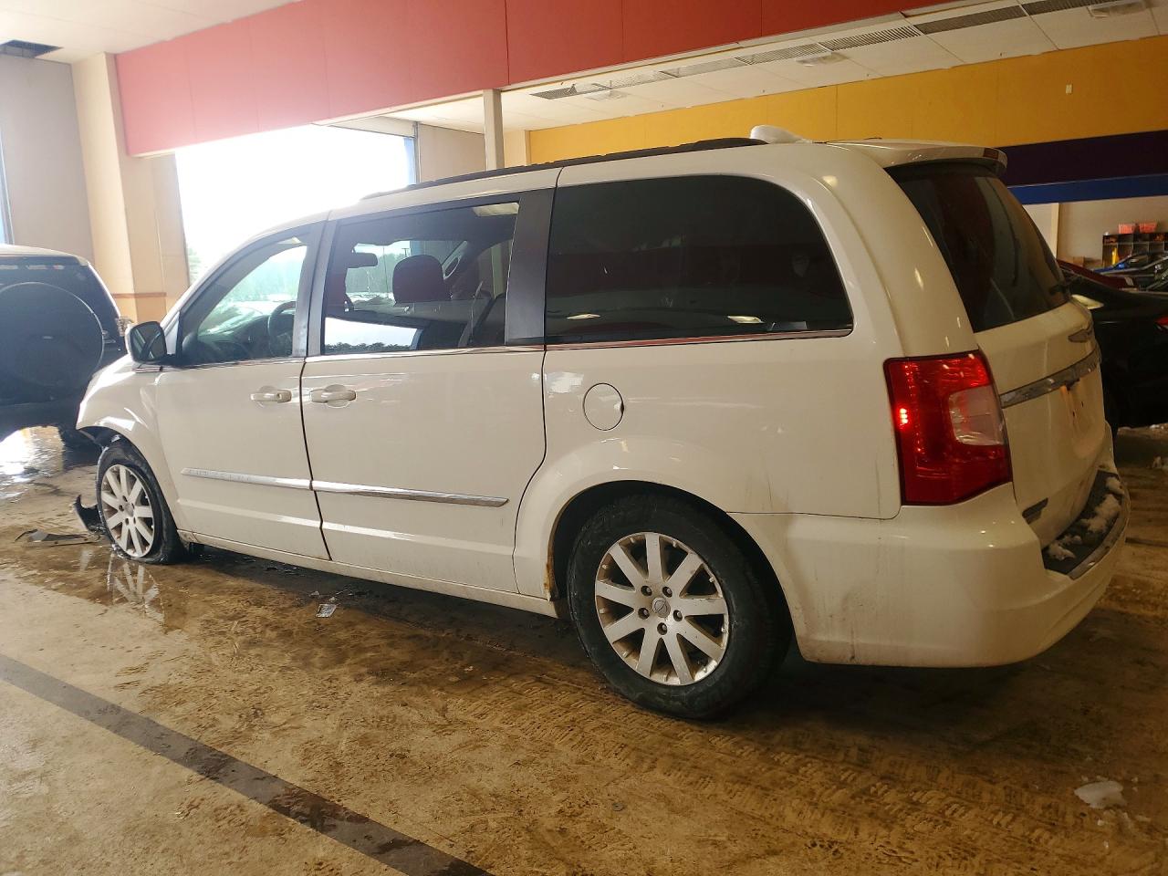2013 CHRYSLER TOWN & COUNTRY TOURING photo 4