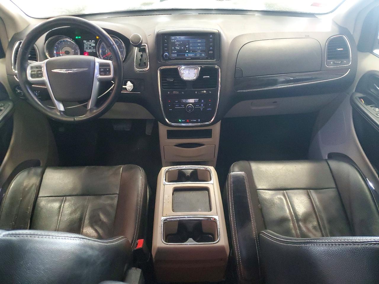 2013 CHRYSLER TOWN & COUNTRY TOURING photo 22