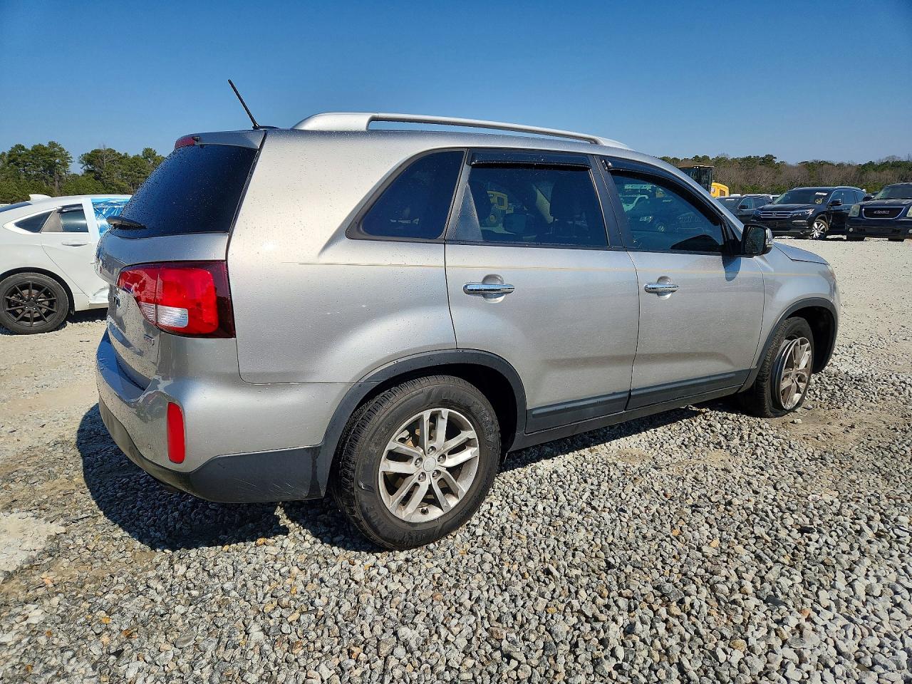 2015 KIA SORENTO LX photo 3
