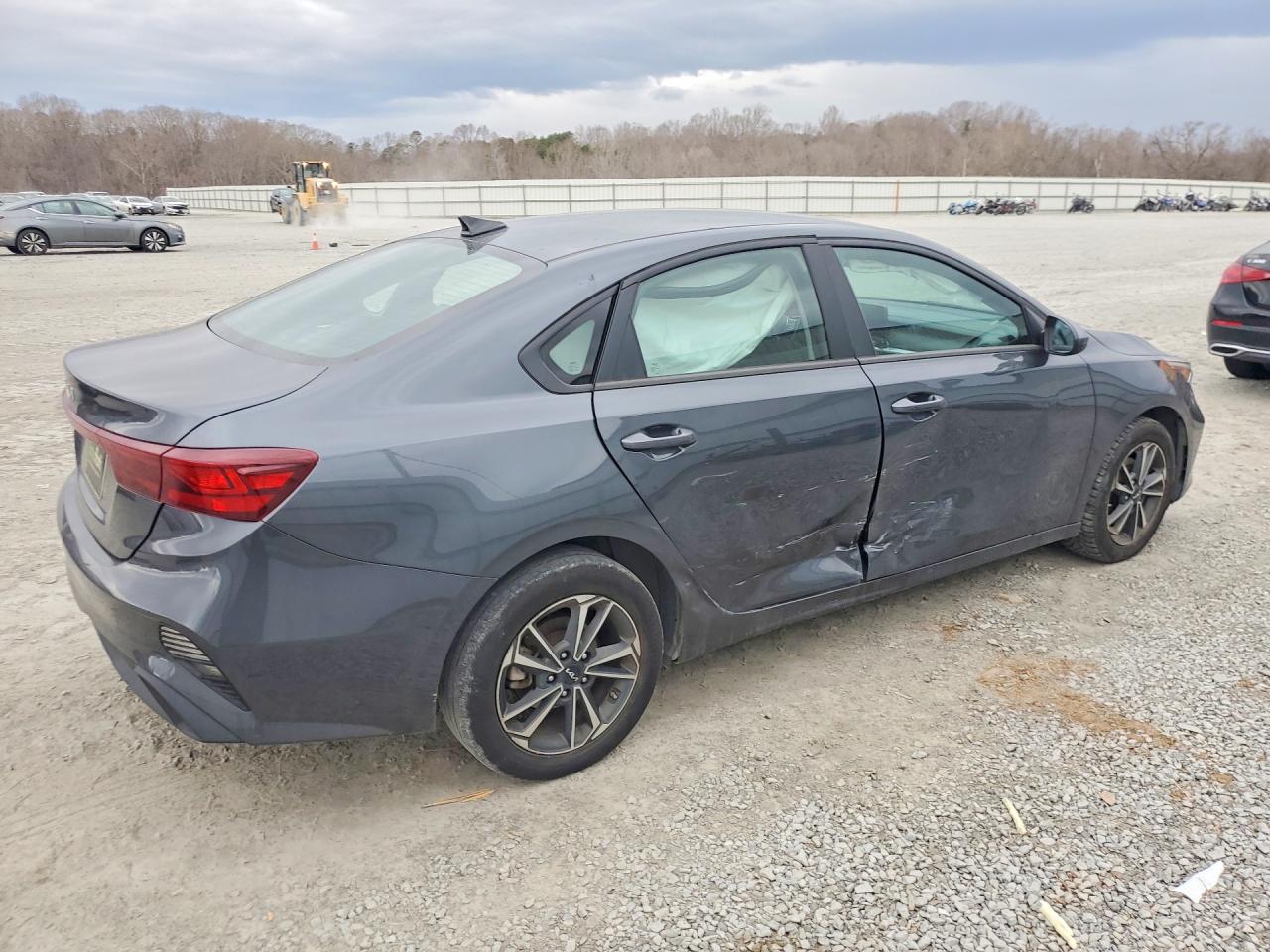 2024 KIA FORTE LX photo 5