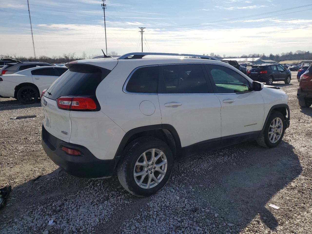 2017 JEEP CHEROKEE LATITUDE photo 3