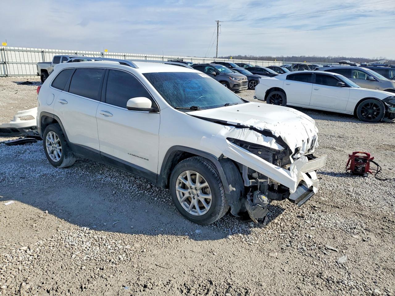 2017 JEEP CHEROKEE LATITUDE photo 4