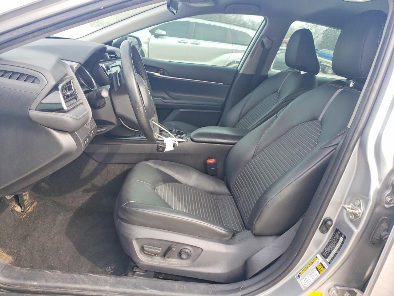 2019 TOYOTA CAMRY HYBRID photo 19
