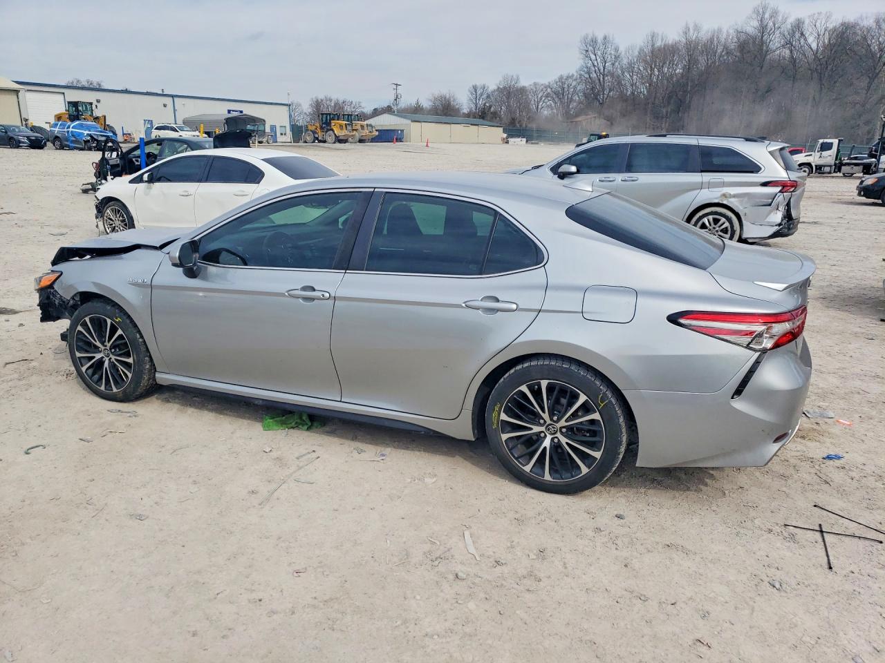 2019 TOYOTA CAMRY HYBRID photo 4