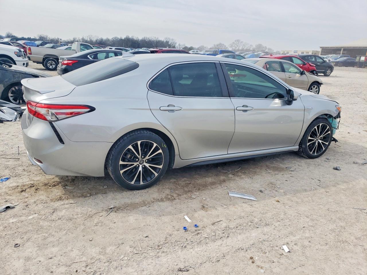 2019 TOYOTA CAMRY HYBRID photo 7